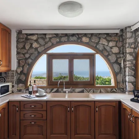 One Bdr Villa-sleeps 4-hot Tub-sea View-parking *